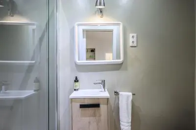 Un baño de AmazINN Places Madrid Preciados