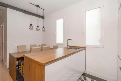 Una cocina o zona de cocina en Salamanca III calle General Pardiñas 2BR 2BH