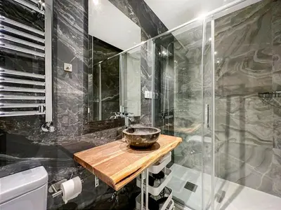 Un baño de Piso al lado de Gran Vía 2H/2B Berlany España