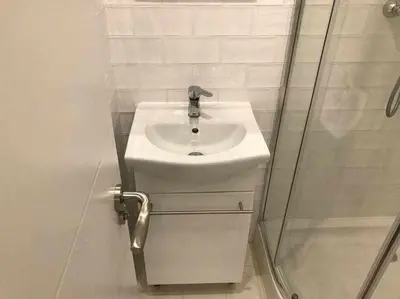 Un baño de Un genial estudio en el barrio las cortes