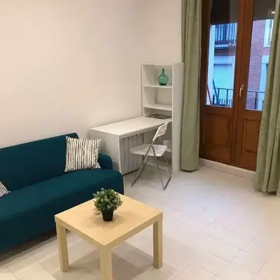Un genial estudio en el barrio las cortes