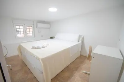 Cama o camas de una habitación en For Your Rentals Encantador apartamento TEMPORAL 3 dormitorios Madrid GUS560