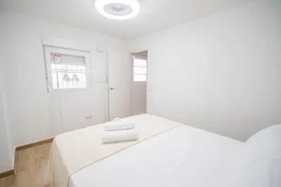 Cama o camas de una habitación en For Your Rentals Encantador apartamento TEMPORAL 3 dormitorios Madrid GUS560