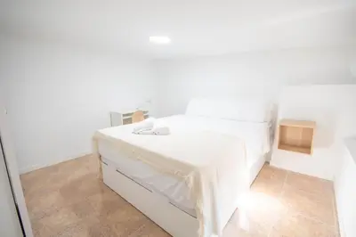 Cama o camas de una habitación en For Your Rentals Encantador apartamento TEMPORAL 3 dormitorios Madrid GUS560