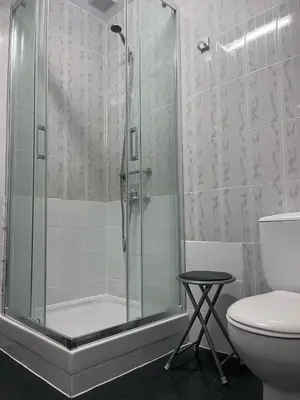 Un baño de Hostal Alonso No Limit Madrid