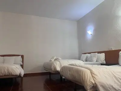 Cama o camas de una habitación en Hostal Alonso No Limit Madrid