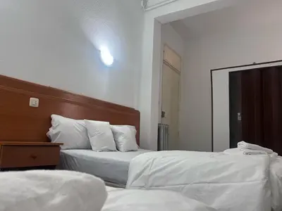 Cama o camas de una habitación en Hostal Alonso No Limit Madrid