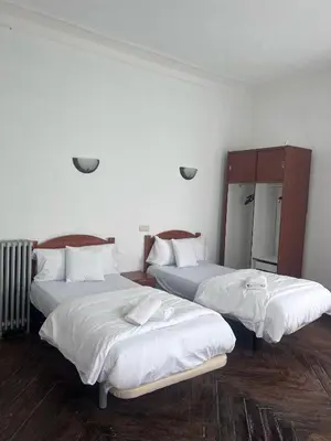 Cama o camas de una habitación en Hostal Alonso No Limit Madrid