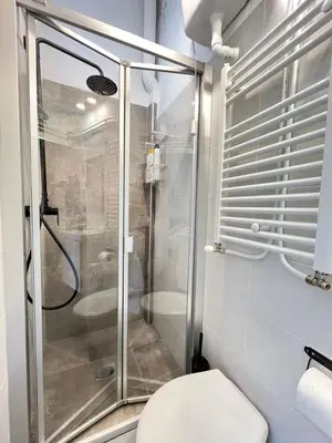 Un baño de Encantador Madrid Val Der Temporal