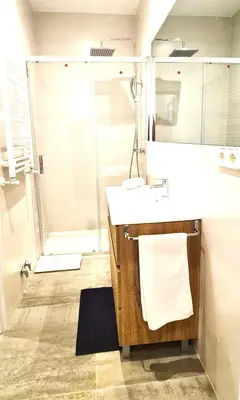 Un baño de Malasaña II Seasonal Living