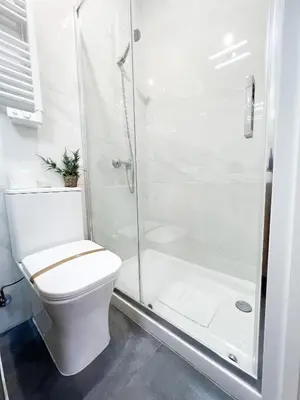 Un baño de La Estancia de Santa Isabel