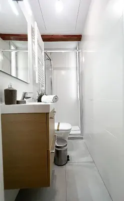 Un baño de La Estancia de Santa Isabel
