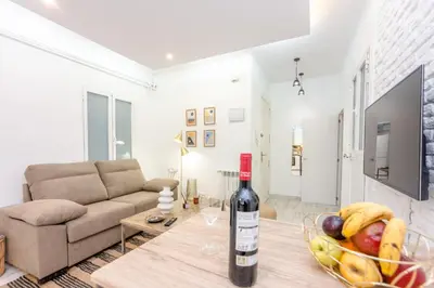 Zona de estar de For Your Rentals Título Moderno y elegante apartamento TEMPORAL en barrio Ibiza MEN300