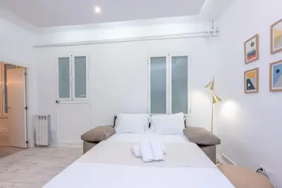 Cama o camas de una habitación en For Your Rentals Título Moderno y elegante apartamento TEMPORAL en barrio Ibiza MEN300