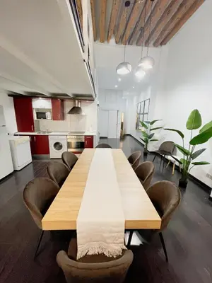 Una cocina o zona de cocina en Carretas dúplex exterior izquierda