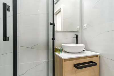 Un baño de Stylish apartment- 1 Bedroom 1 Bathroom -Chueca