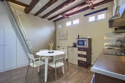Una cocina o zona de cocina en Sol Attic - en el Centro de Madrid