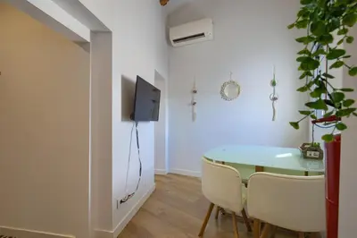 Una televisión o centro de entretenimiento en Barrio de las Letras - Buhardilla en el Centro
