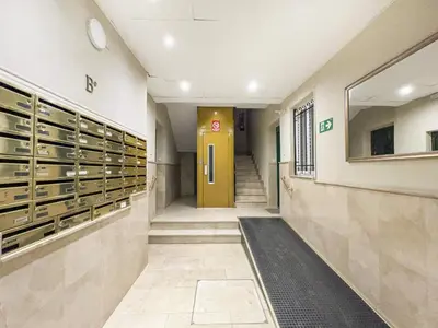 Plano de Piso Moderno 2H/2B Barrio Salamanca Berlany España