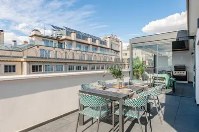 Un balcón o terraza de Gran Via VII calle Jacometrezo 2BR 2BH