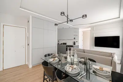 Una cocina o zona de cocina en Gran Via VII calle Jacometrezo 2BR 2BH