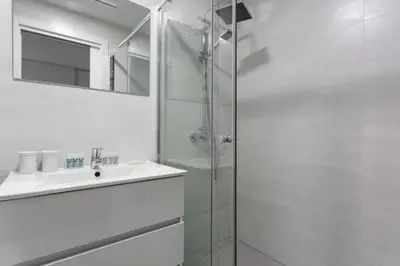 Un baño de Modern studio - Av. de América