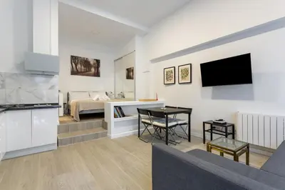 Una cocina o zona de cocina en Modern studio - Av. de América
