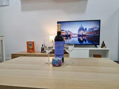 Una televisión o centro de entretenimiento en Apartamentos Bielsa 'Madrid Río'