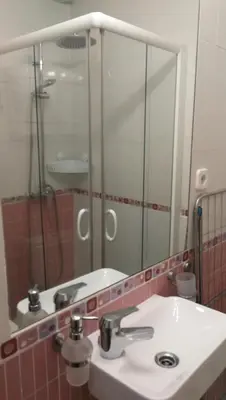 Un baño de El pisito de Malasaña