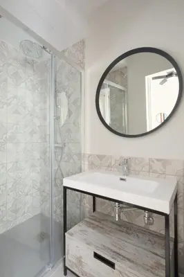 Un baño de Palacio Real - Apartamento de 3 dormitorios