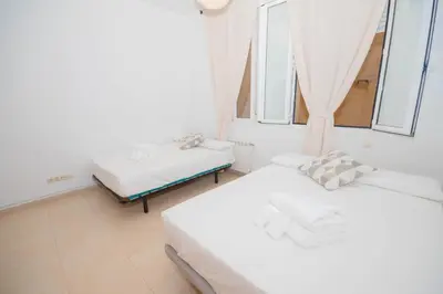Cama o camas de una habitación en For You Rentals Hermoso apartamento TEMPORAL Plaza Zerolo - Chueca - Madrid DIN131F