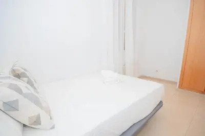 Cama o camas de una habitación en For You Rentals Hermoso apartamento TEMPORAL Plaza Zerolo - Chueca - Madrid DIN131F