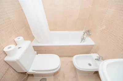 Un baño de For You Rentals Hermoso apartamento TEMPORAL Plaza Zerolo - Chueca - Madrid DIN131F
