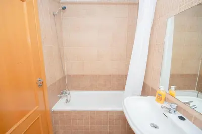 Un baño de For You Rentals Hermoso apartamento TEMPORAL Plaza Zerolo - Chueca - Madrid DIN131F
