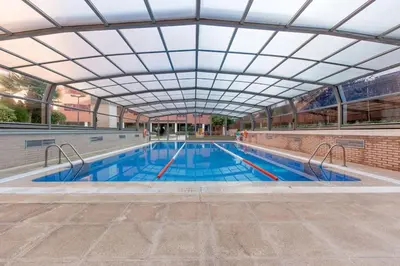 Piscina en o cerca de Relájate después de patear Madrid