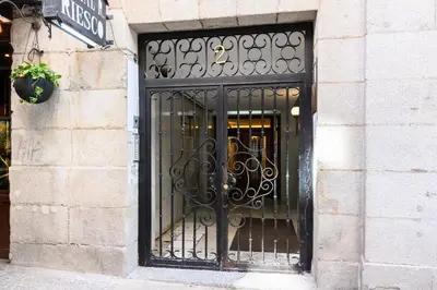 Plano de For You Rentals Preciosa Buhardilla TEMPORAL en plena Puerta del Sol de Madrid COR25