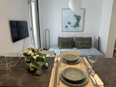 Una televisión o centro de entretenimiento en Piso en pleno centro de Madrid