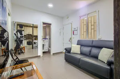 Una televisión o centro de entretenimiento en Madrid Ferrocarril - Apartamento de 2 dormitorios