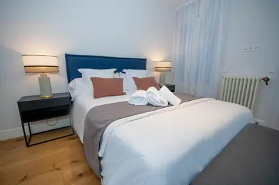 Cama o camas de una habitación en For You Rentals Lujoso y elegante ap TEMPORAL en Centro Madrid ALC353