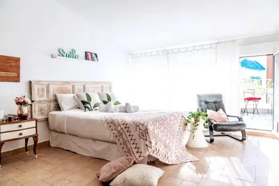 Cama o camas de una habitación en Flat for groups 8 people in Gran Vía-CGRAC4