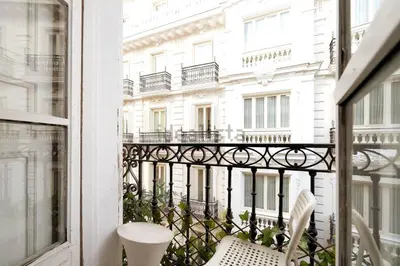 Un balcón o terraza de Flat for groups 8 people in Gran Vía-CGRAC4