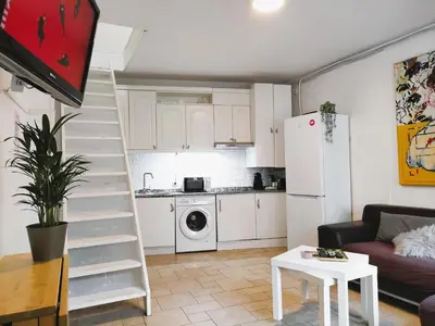 Una cocina o zona de cocina en Flat for groups 8 people in Gran Vía-CGRAC4