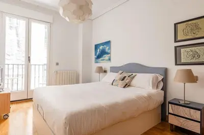 Cama o camas de una habitación en Beautiful flat with pool in the center-S-MARC