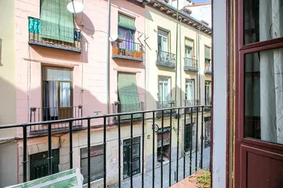 Un balcón o terraza de Bohemian Lavapies - Apartamento de 2 dormitorios