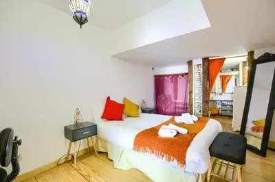 Cama o camas de una habitación en Bohemian Lavapies - Apartamento de 2 dormitorios