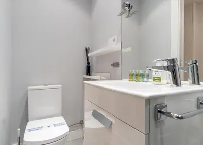 Un baño de Downtown and Cozy - 1 Bedroom 1 Bathroom - Chueca