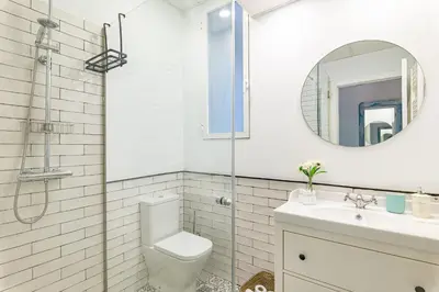 Un baño de Vintage Apartment near Puerta del Sol