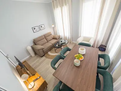Zona de estar de Luminoso y amplio apartamento TEMPORAL en Cuatro Caminos Madrid TOP111