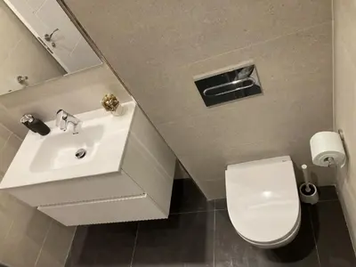 Un baño de Housing Sol by SharingCo
