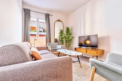 Una televisión o centro de entretenimiento en Apartamento Auditorio II en Madrid